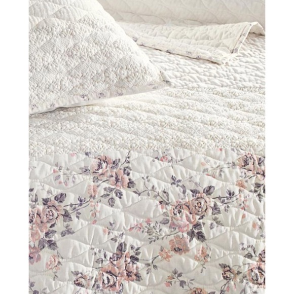 MS Textured Floral Stripe Full/Queen Quilt - Picture 3 of 3